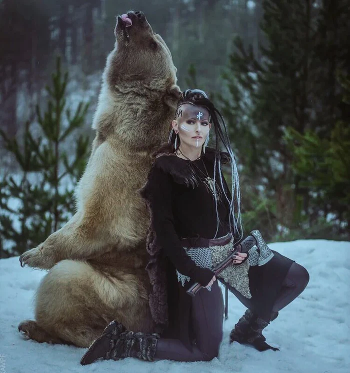 Viking Yxa "VEGVISIR"