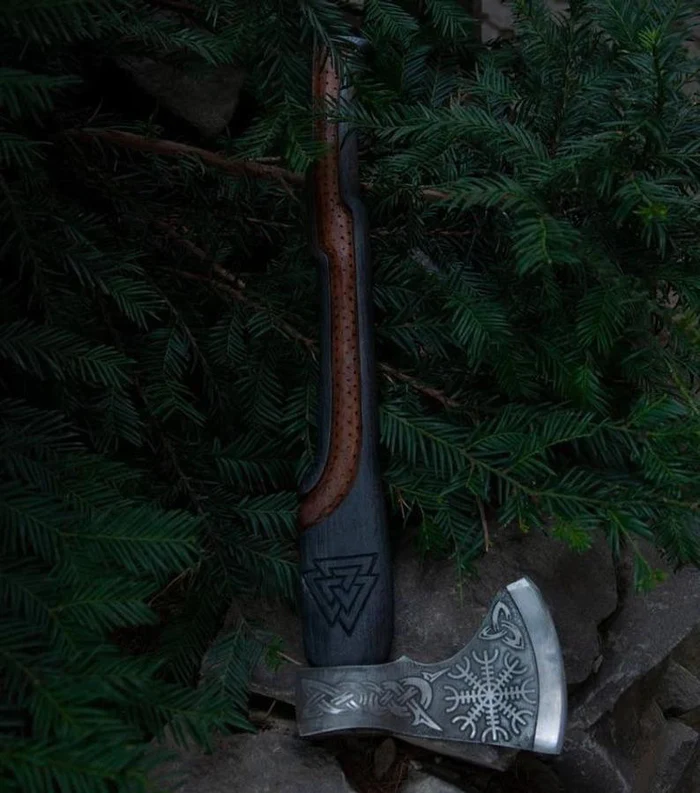 Viking Yxa "VEGVISIR"